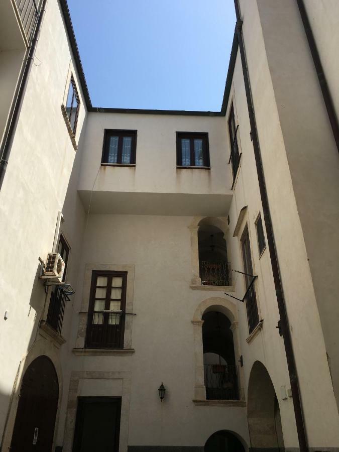 סירקוזה Maniace 57, Ortigia Historic Center, 200 Mt From The Beach מראה חיצוני תמונה